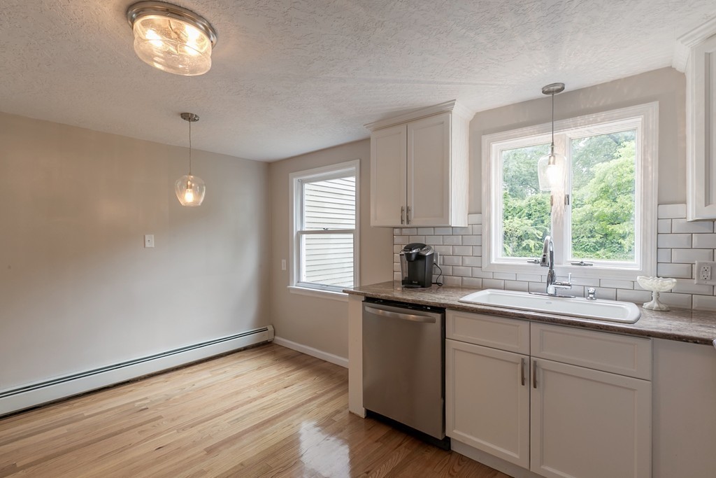 131 Harkness Avenue Springfield, MA 01118 - Photo 8 of 27 Gallery Image 8