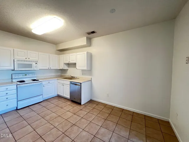 $205,000 | 2501 Huntscroft Lane, Unit 303, Raleigh, NC 27617