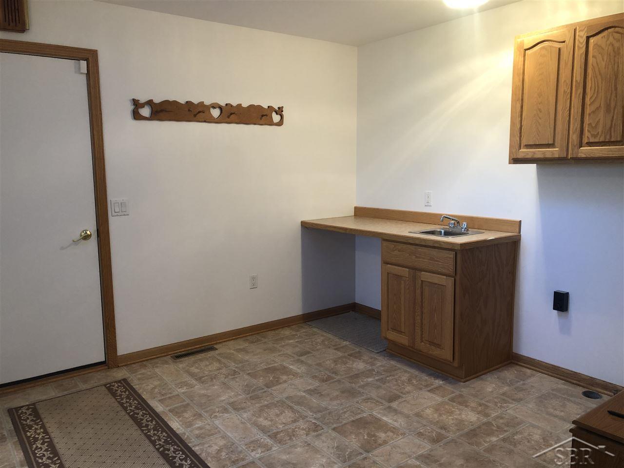 6255 Pinkerton Road Vassar, MI 48768 - Photo 11 of 25 50035352-10.JPG
