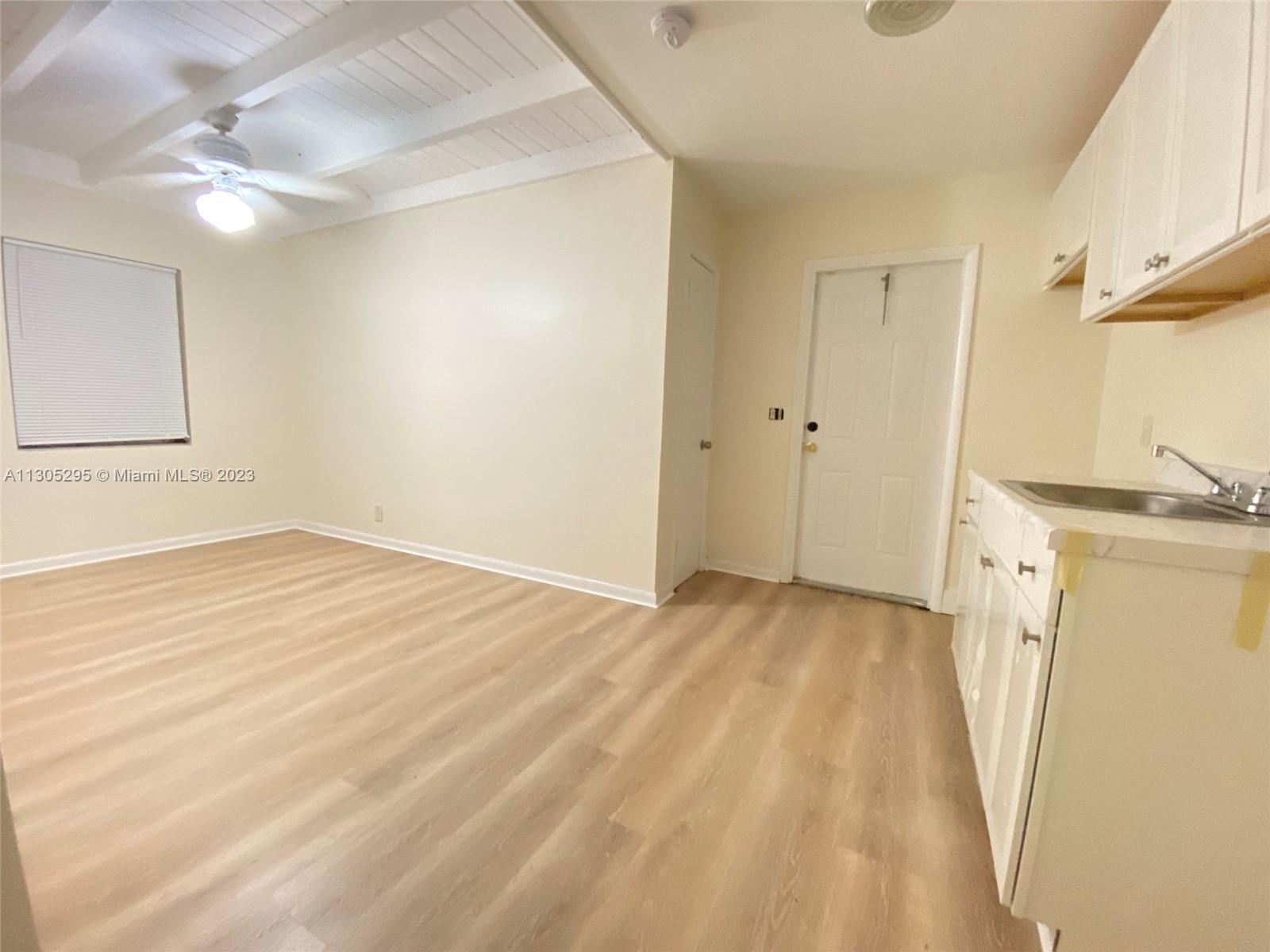 958 West 4th Street Riviera Beach, FL 33404 - Photo 5 of 13 Gallery Image 5