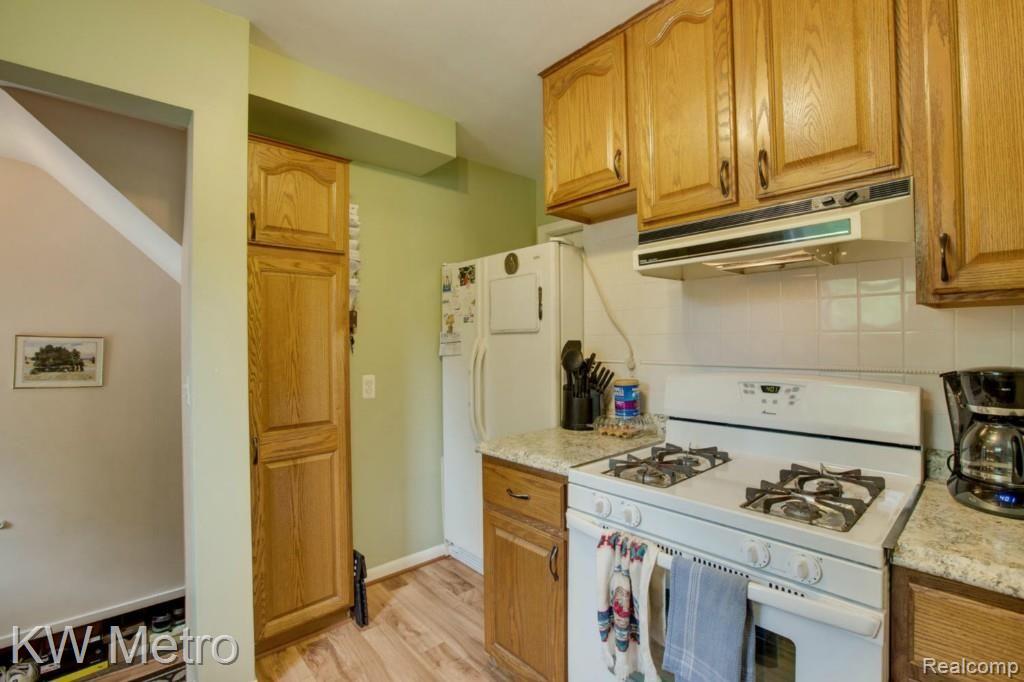 3361 Culbertson Avenue Rochester Hills, MI 48307 - Photo 9 of 25