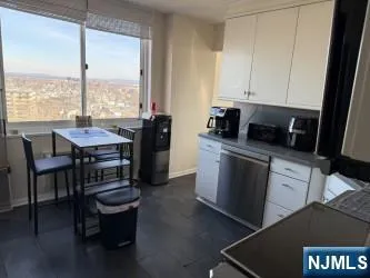 $3,100 | 160 Overlook Avenue, Unit 11A, Hackensack, NJ 07601