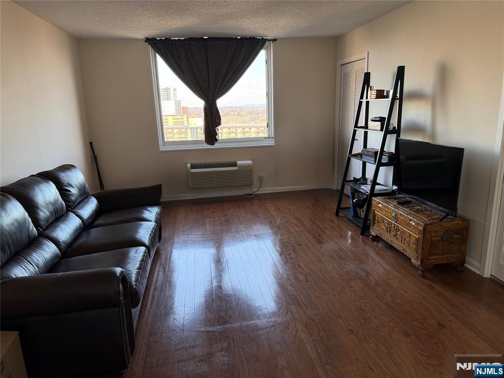 160 Overlook Avenue, Unit 11A Hackensack, NJ 07601 - Photo 15 of 18