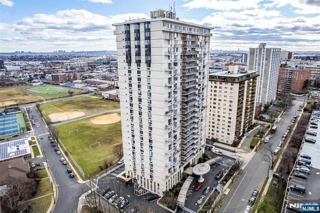$3,100 | 160 Overlook Avenue, Unit 11A, Hackensack, NJ 07601