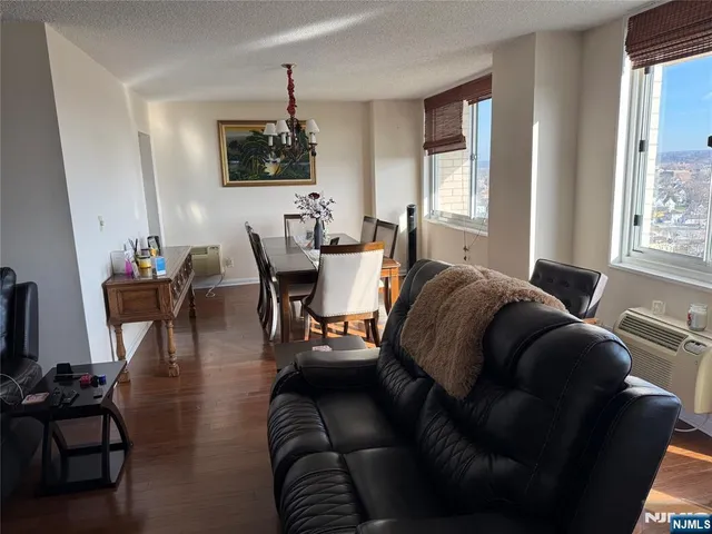 $3,100 | 160 Overlook Avenue, Unit 11A, Hackensack, NJ 07601