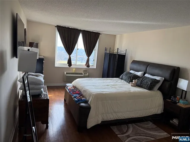 $3,100 | 160 Overlook Avenue, Unit 11A, Hackensack, NJ 07601