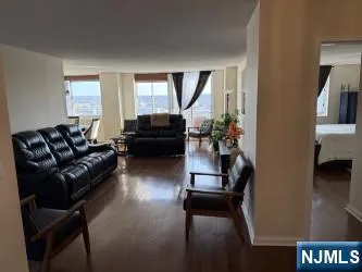 $3,100 | 160 Overlook Avenue, Unit 11A, Hackensack, NJ 07601