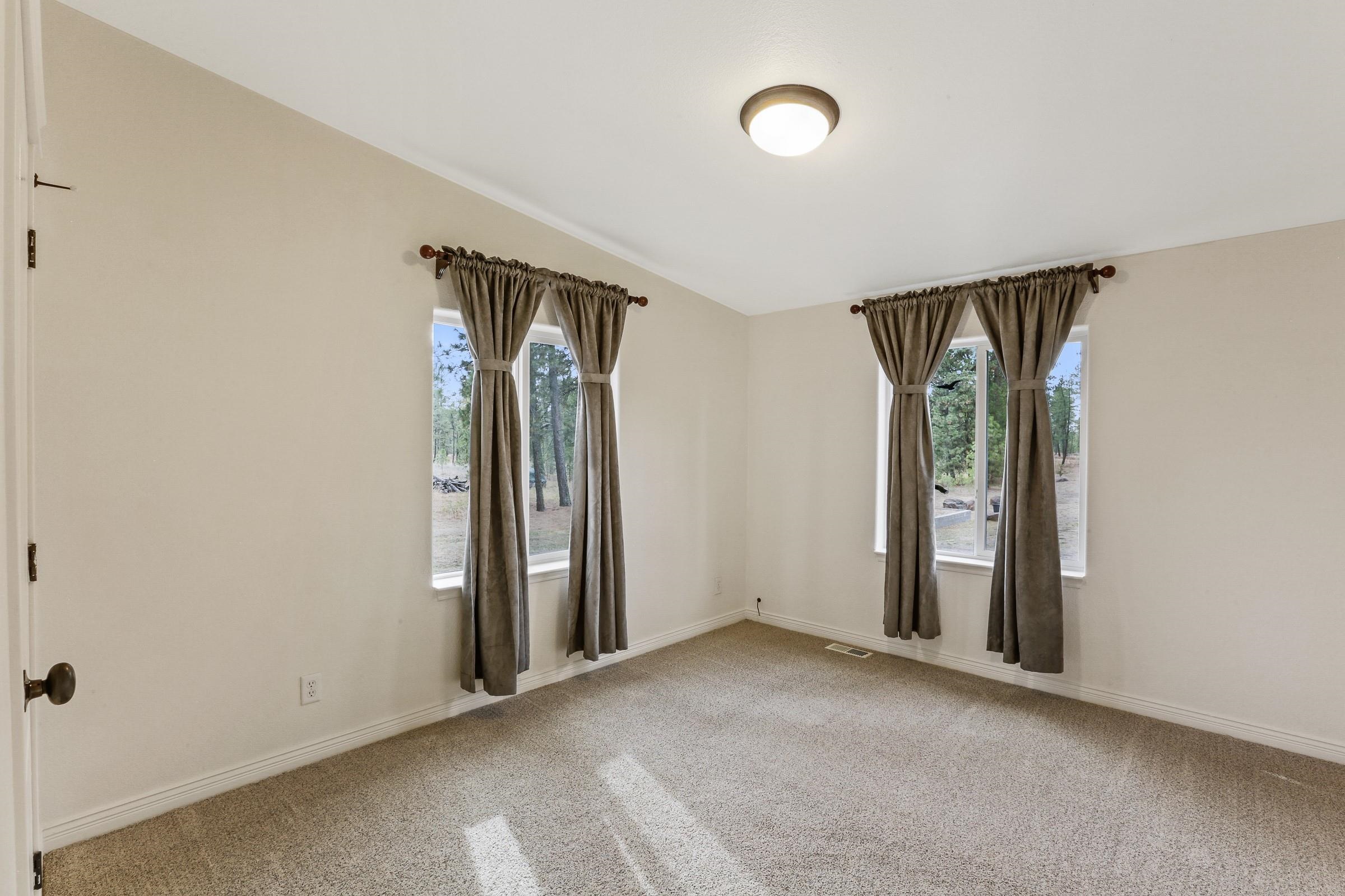 1817 West Smythe Road Cheney, WA 99004 - Photo 14 of 28
