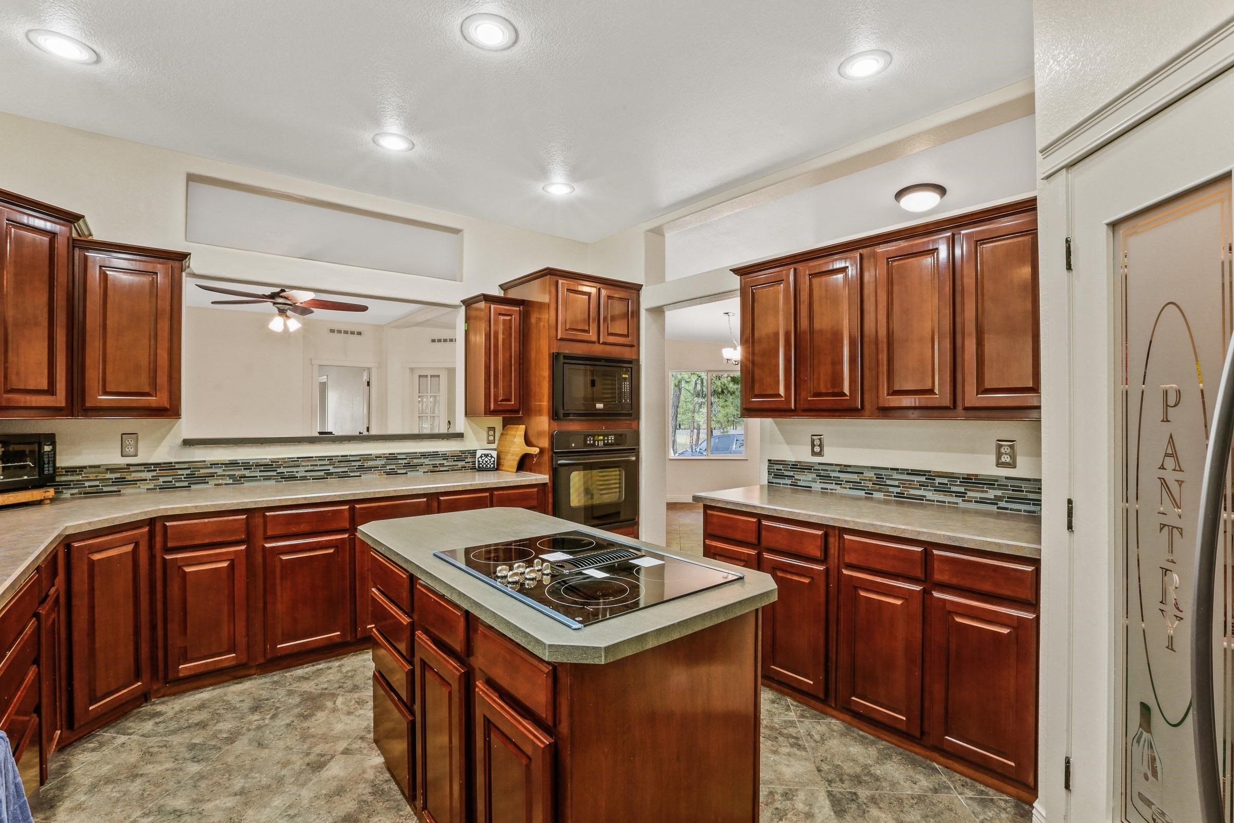 1817 West Smythe Road Cheney, WA 99004 - Photo 7 of 28