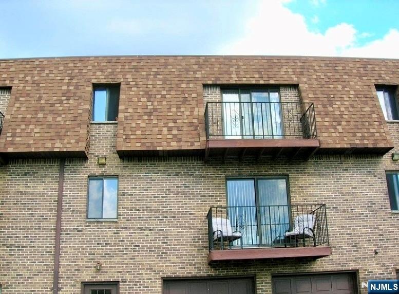 825 Riverside Avenue, Unit 16 Lyndhurst, NJ 07071 - Photo 3 of 34 Gallery Image 3