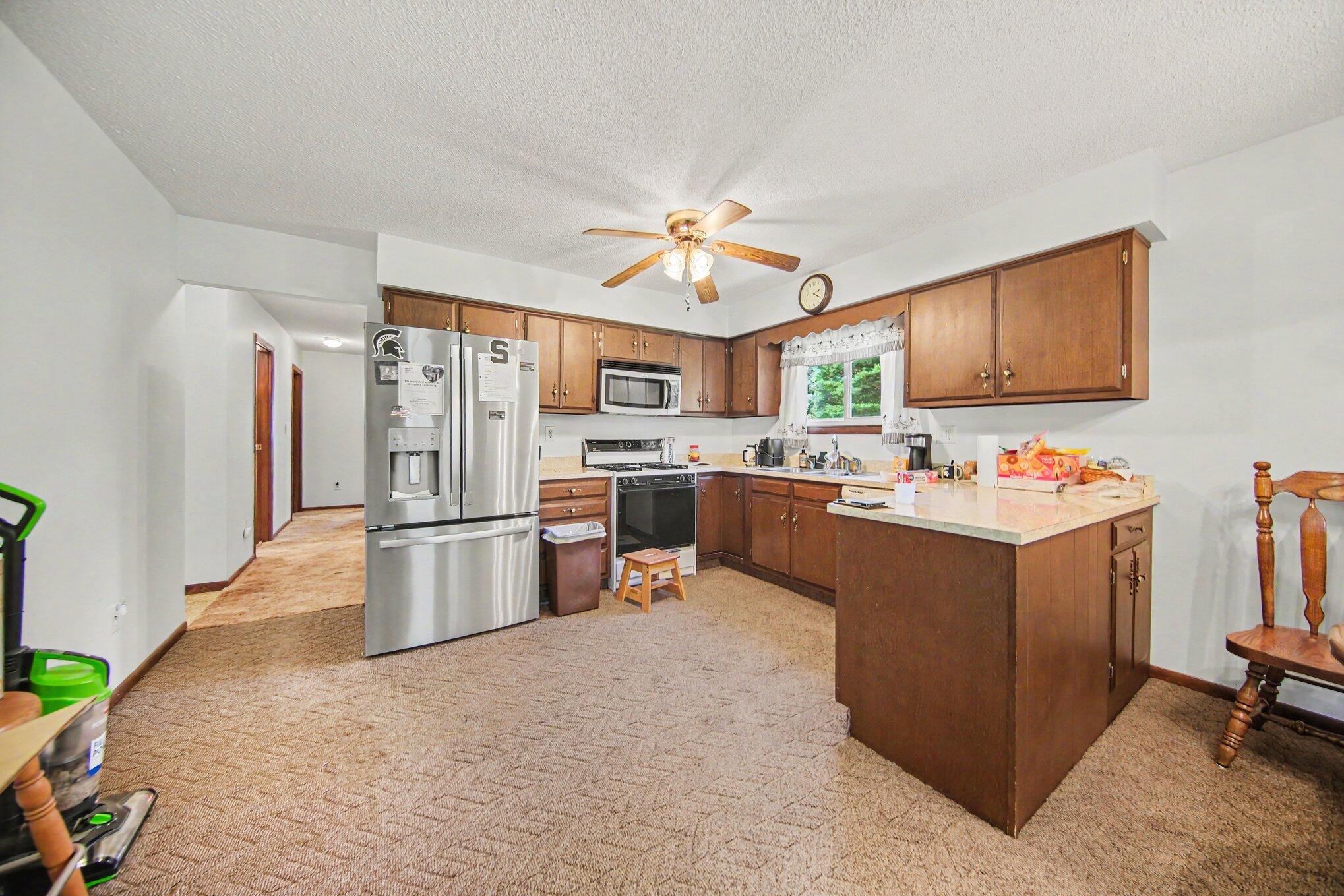4555 Clinton Road Jackson, MI 49201 - Photo 7 of 28 006_file_4770