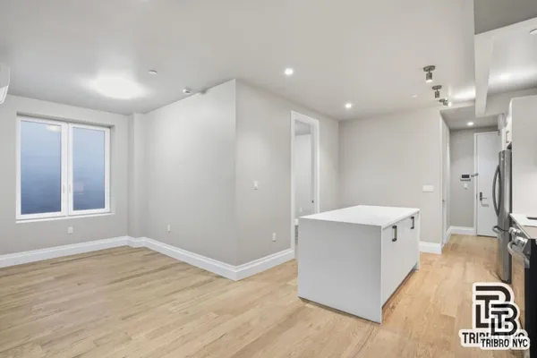 $9,250 | 129 Russell Street, Unit 3D | Greenpoint
