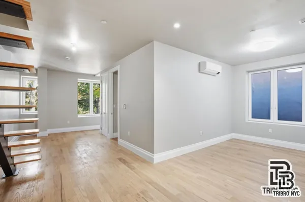 $9,250 | 129 Russell Street, Unit 3D | Greenpoint