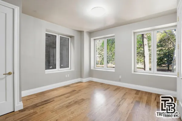 $9,250 | 129 Russell Street, Unit 3D | Greenpoint