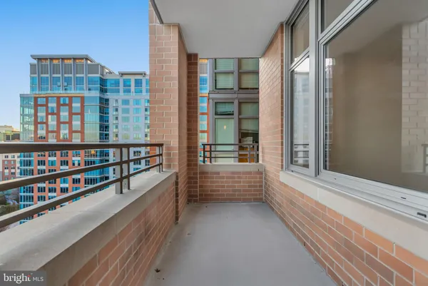 $3,150 | 8220 Crestwood Heights Drive, Unit 1210, McLean, VA 22102