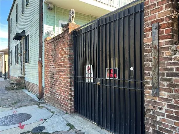 $4,800 | 1000 St Philip Street, New Orleans, LA 70116