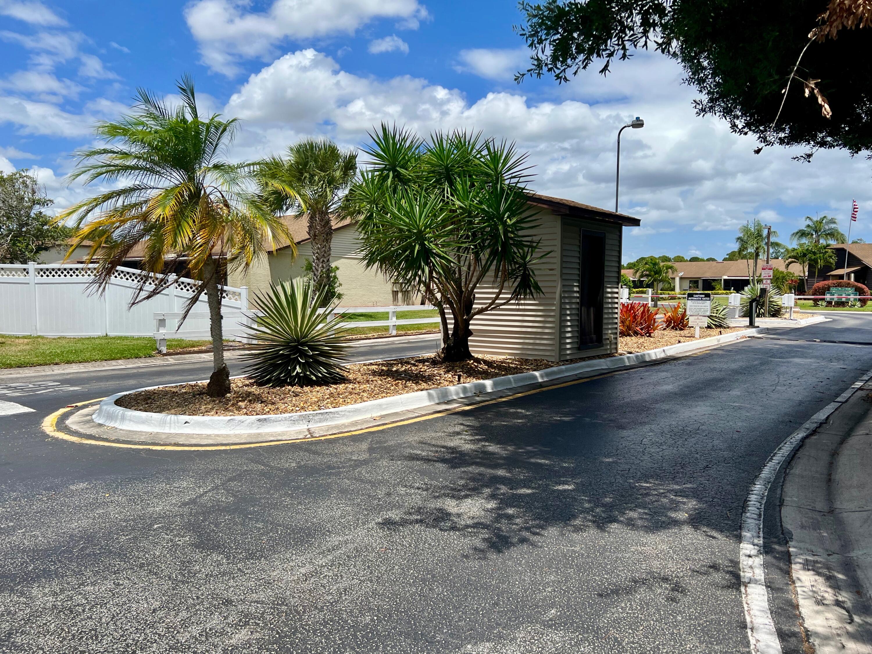 6024 Indrio Road, Unit L6 Fort Pierce, FL 34951 - Photo 2 of 17 IMG_4946