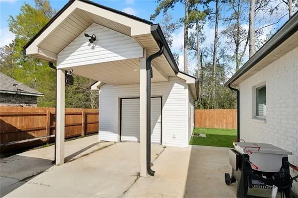 $528,000 | 644 English Oak Drive, Madisonville, LA 70447