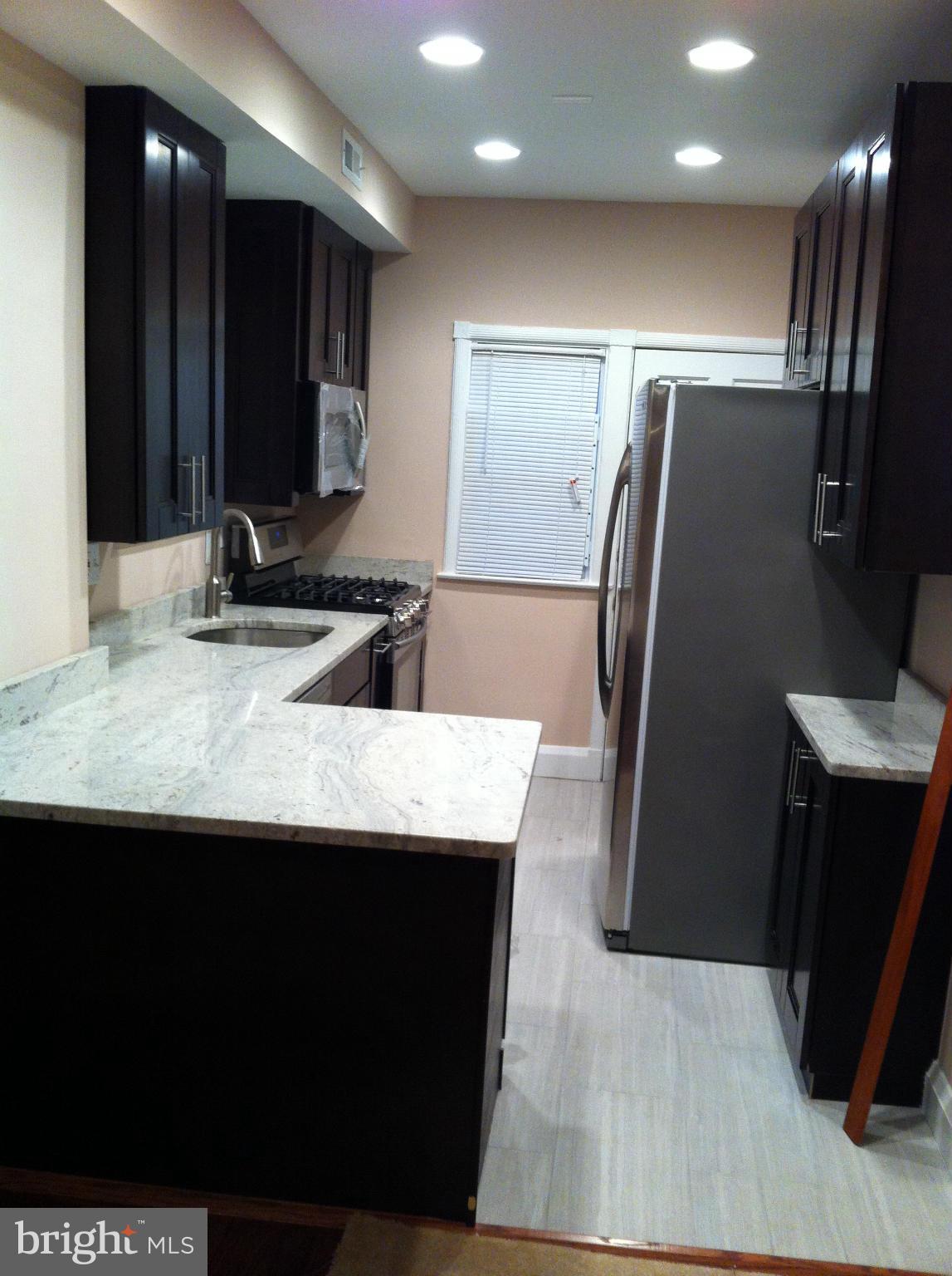 3909 Colborne Road Baltimore, MD 21229 - Photo 3 of 20 Kitchen