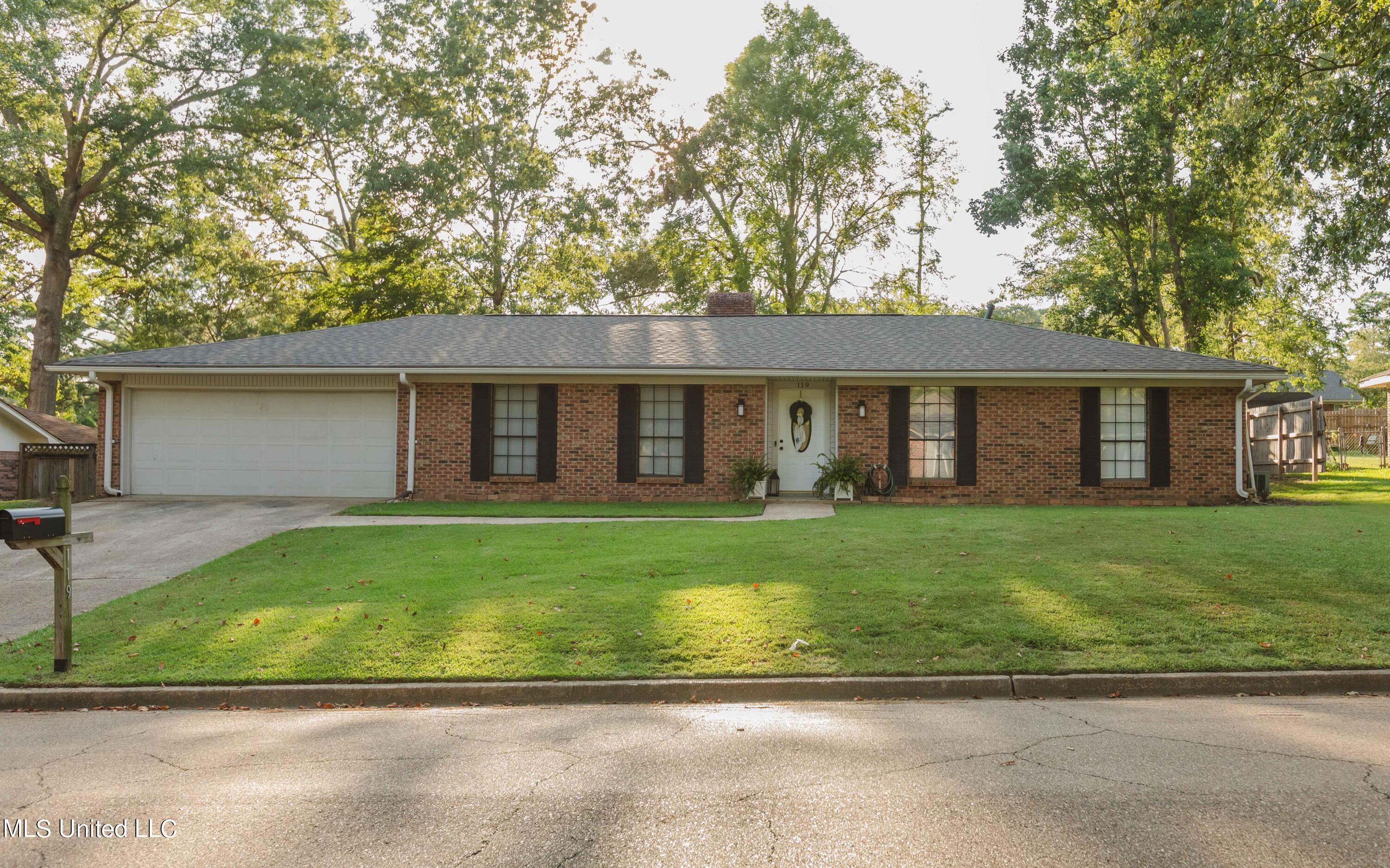 119 Longmeadow Road Brandon, MS 39042 - Photo 1 of 34 Front