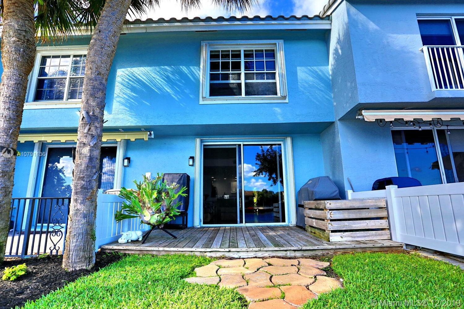 882 Jeffery Street Boca Raton, FL 33487 - Photo 4 of 33