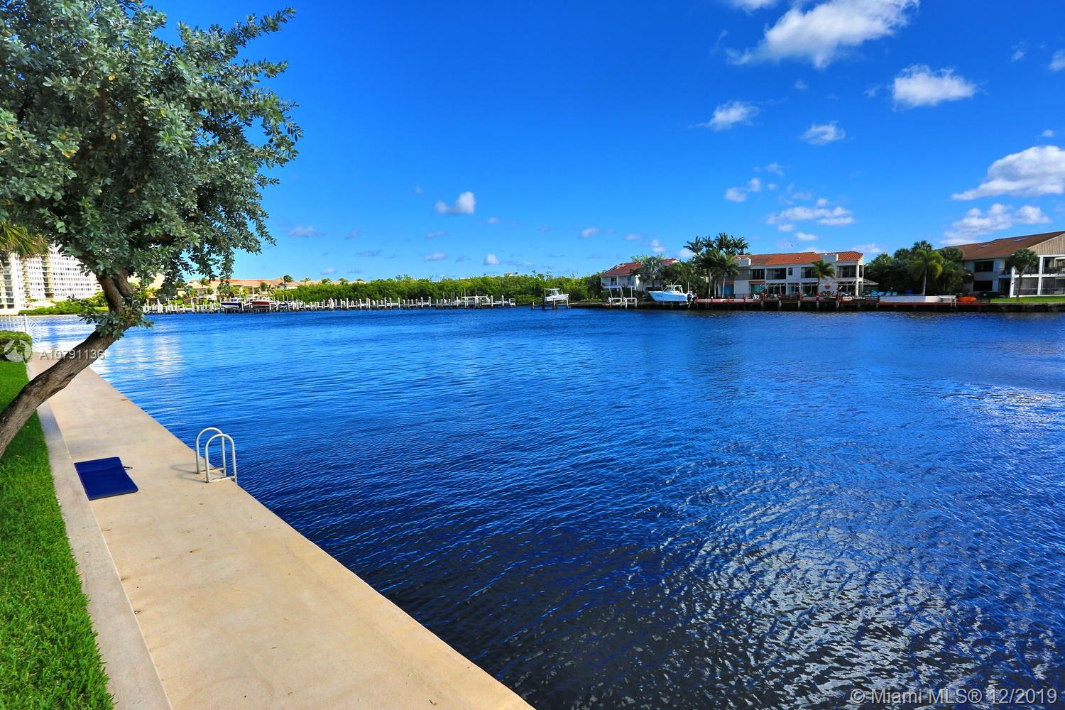 882 Jeffery Street Boca Raton, FL 33487 - Photo 7 of 33
