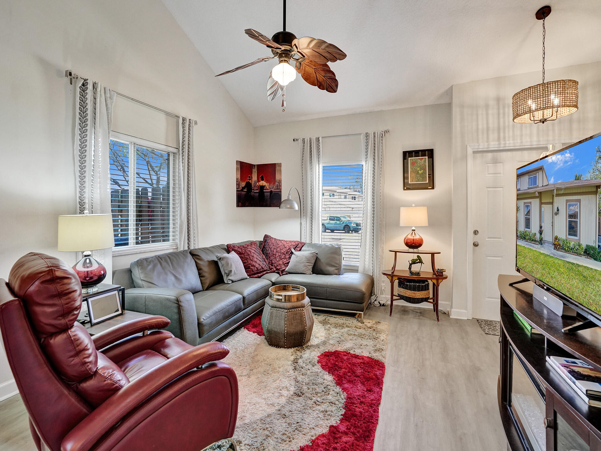 313 Maplecrest Circle Jupiter, FL 33458 - Photo 8 of 30 Living Area