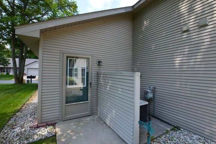 1304 Terra Road Traverse City, MI 49686 - Photo 13 of 48 1865002-12.JPG