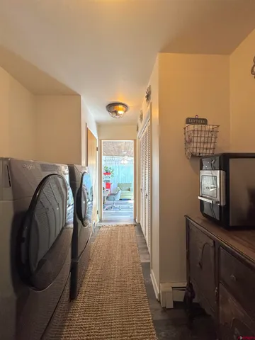 a view of livingroom with furniture and furniture