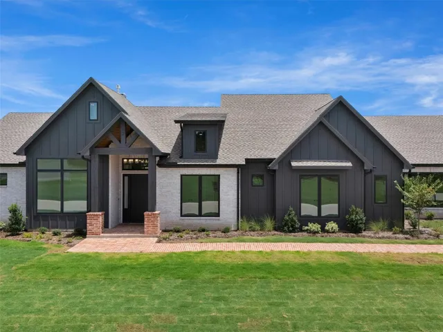 $945,000 | 259 Hydrangea Drive, Smithville, TX 78957