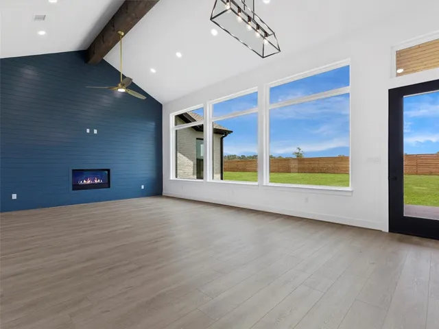 $945,000 | 259 Hydrangea Drive, Smithville, TX 78957