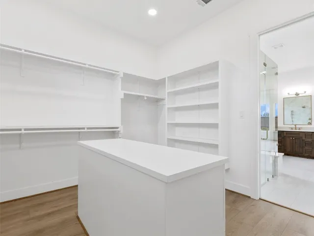 $945,000 | 259 Hydrangea Drive, Smithville, TX 78957