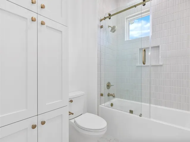 $945,000 | 259 Hydrangea Drive, Smithville, TX 78957