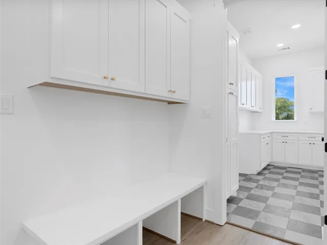 $945,000 | 259 Hydrangea Drive, Smithville, TX 78957