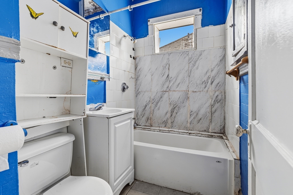 327 William Street Fall River, MA 02721 - Photo 24 of 41