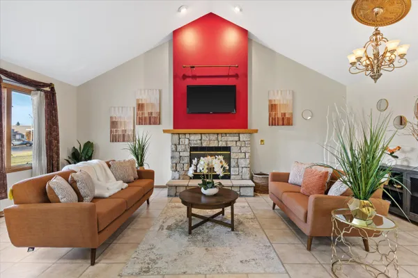 $544,899 | 7170 Countryside Drive, Franklin, WI 53132