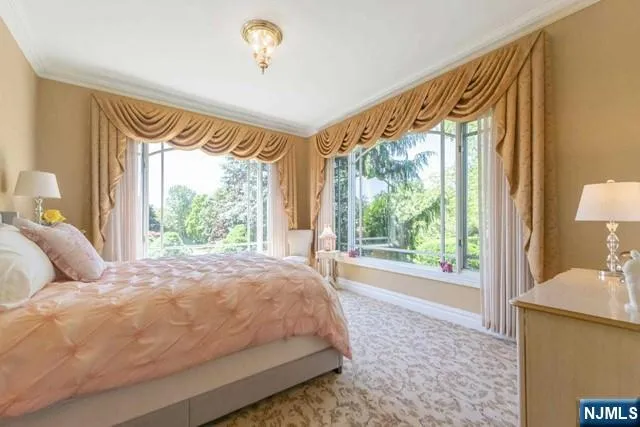 $3,950,000 | 16 Shinnecock Trail, Franklin Lakes, NJ 07417