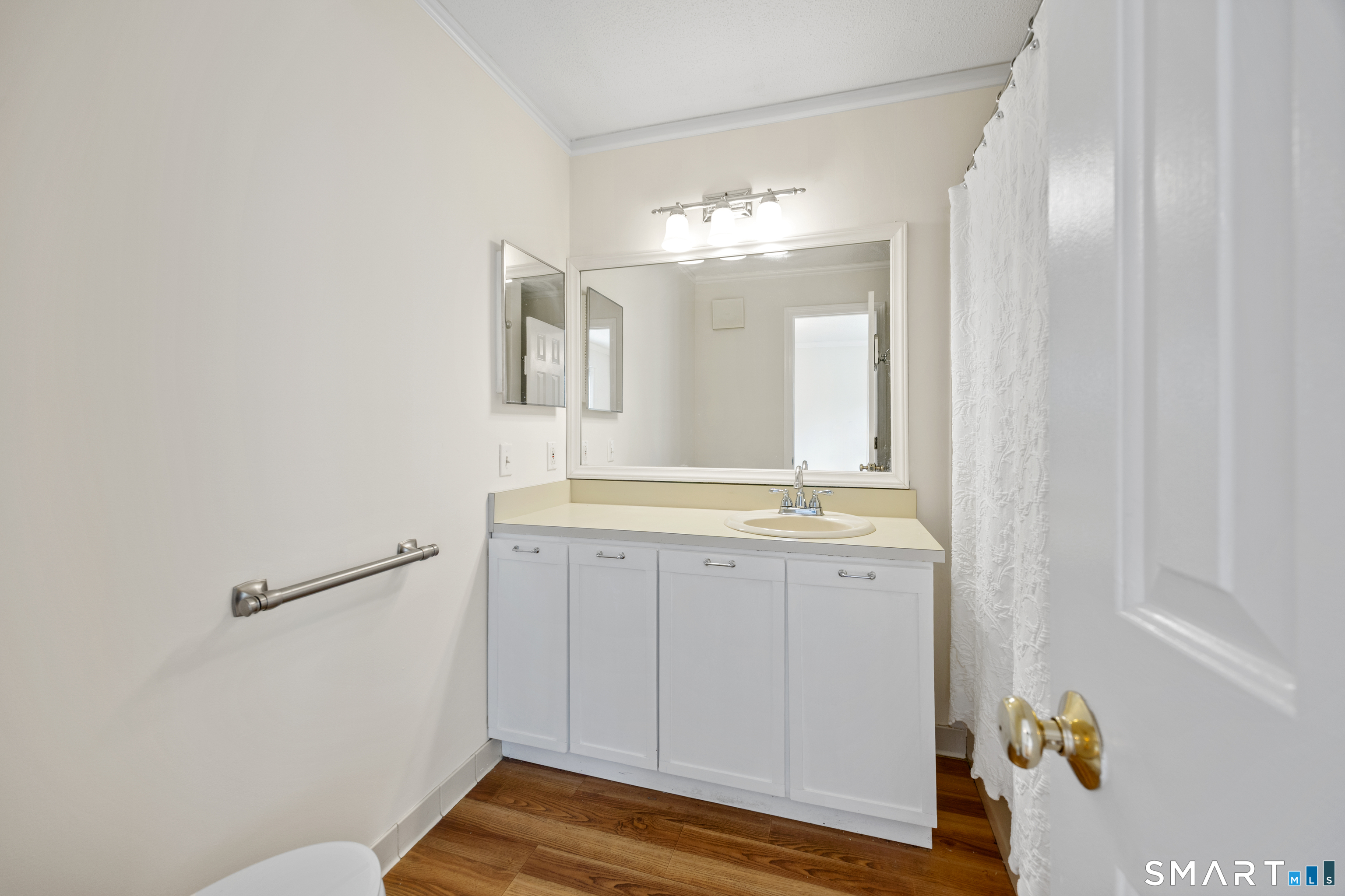 111 Strathmore Lane, Unit 111 Wallingford, CT 06492 - Photo 16 of 32 Full ensuite bath