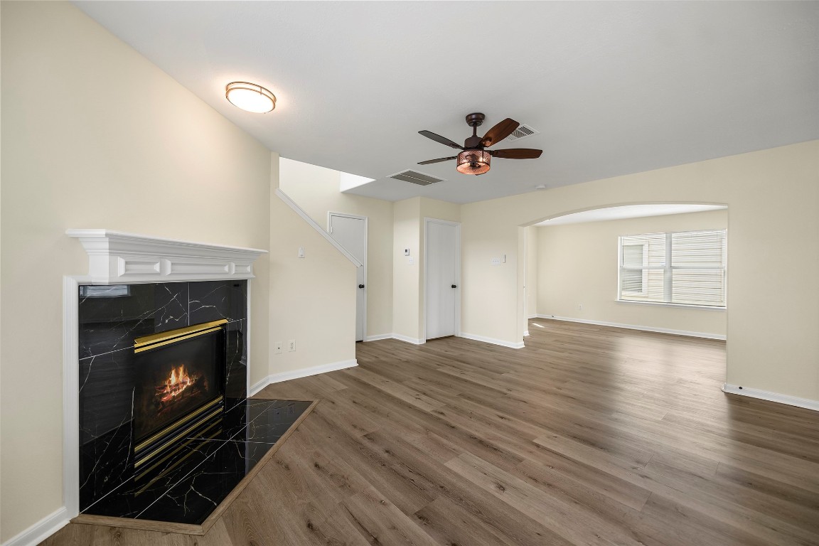 13226 Ridgewood Knoll Lane Houston, TX 77047 - Photo 12 of 37 Family Room