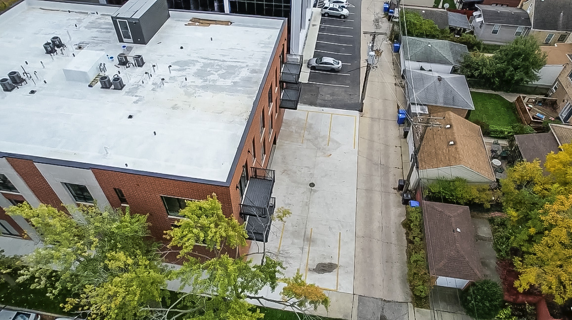 6246 North Pulaski Road, Unit 204 Chicago, IL 60646 - Photo 36 of 38 an aerial view of a house