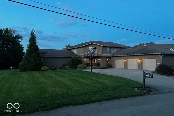 $1,365,000 | 9398 West Mirror Road, Columbus, IN 47201