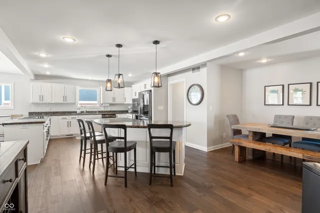 $1,400,000 | 9398 West Mirror Road, Columbus, IN 47201