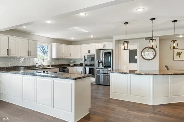 $1,400,000 | 9398 West Mirror Road, Columbus, IN 47201