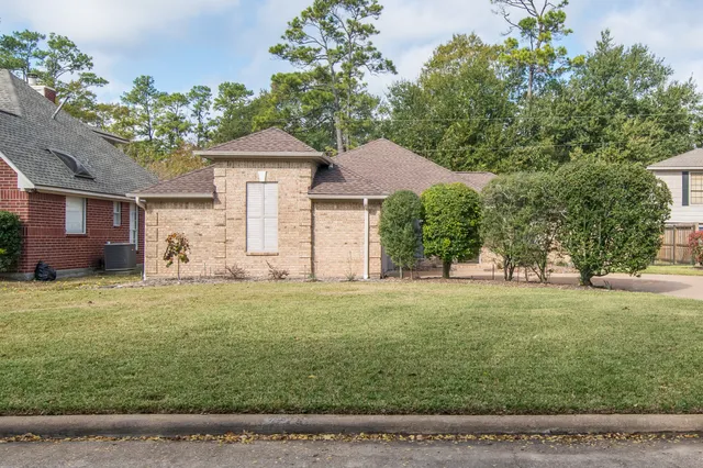 $349,000 | 7914 King Arthur Court, Spring, TX 77379
