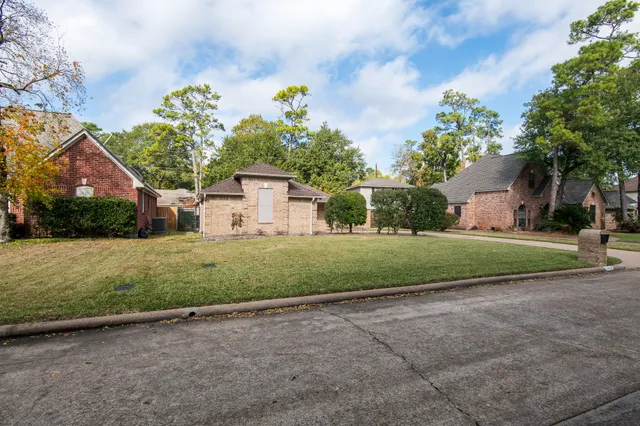 $349,000 | 7914 King Arthur Court, Spring, TX 77379