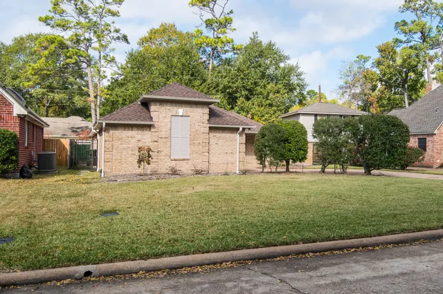 $349,000 | 7914 King Arthur Court, Spring, TX 77379