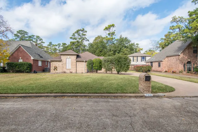 $349,000 | 7914 King Arthur Court, Spring, TX 77379