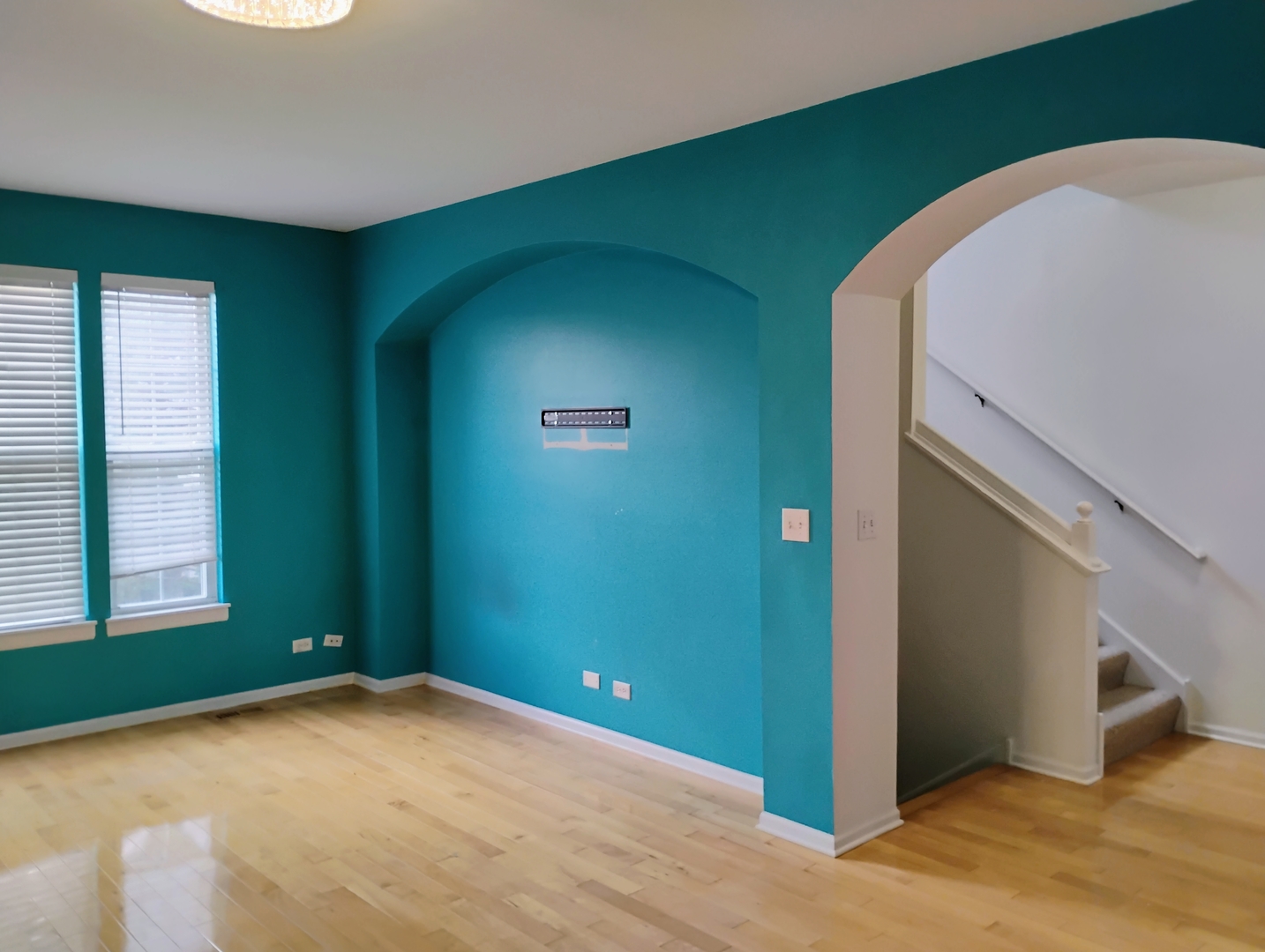 1166 Georgetown Way Vernon Hills, IL 60061 - Photo 5 of 36 a view of a livingroom with an empty space