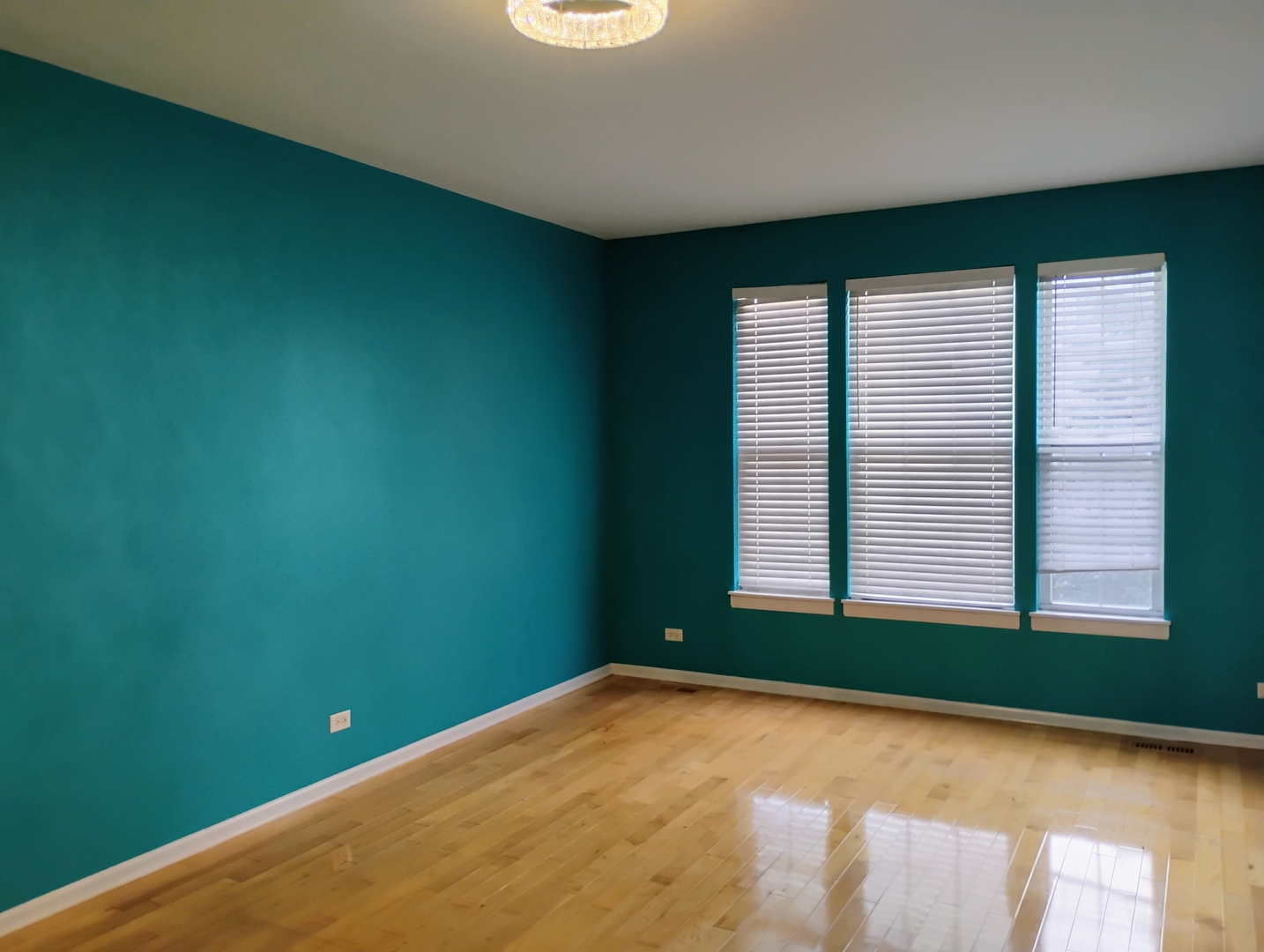 1166 Georgetown Way Vernon Hills, IL 60061 - Photo 6 of 36 a view of a room that has a window