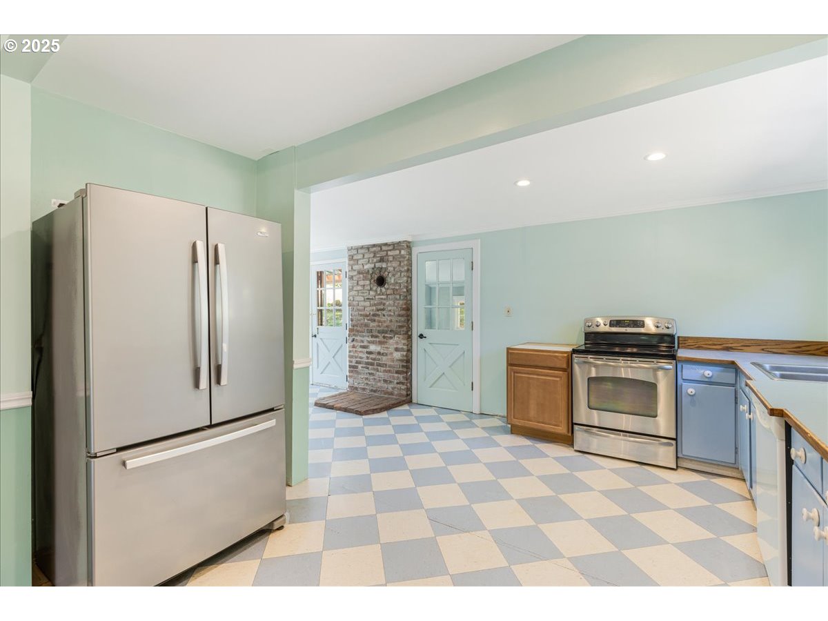 9545 Northeast Red Hills Road Dundee, OR 97115 - Photo 19 of 48 Gallery Image 19